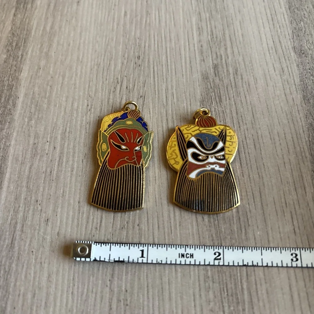 Vintage Chinese Opera Mask Pendant lot Set‎ 2 Pieces Enamel gold tone Kabuki